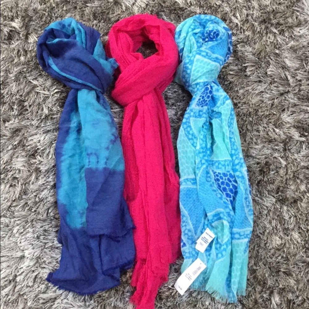 Bundle of 3 scarves